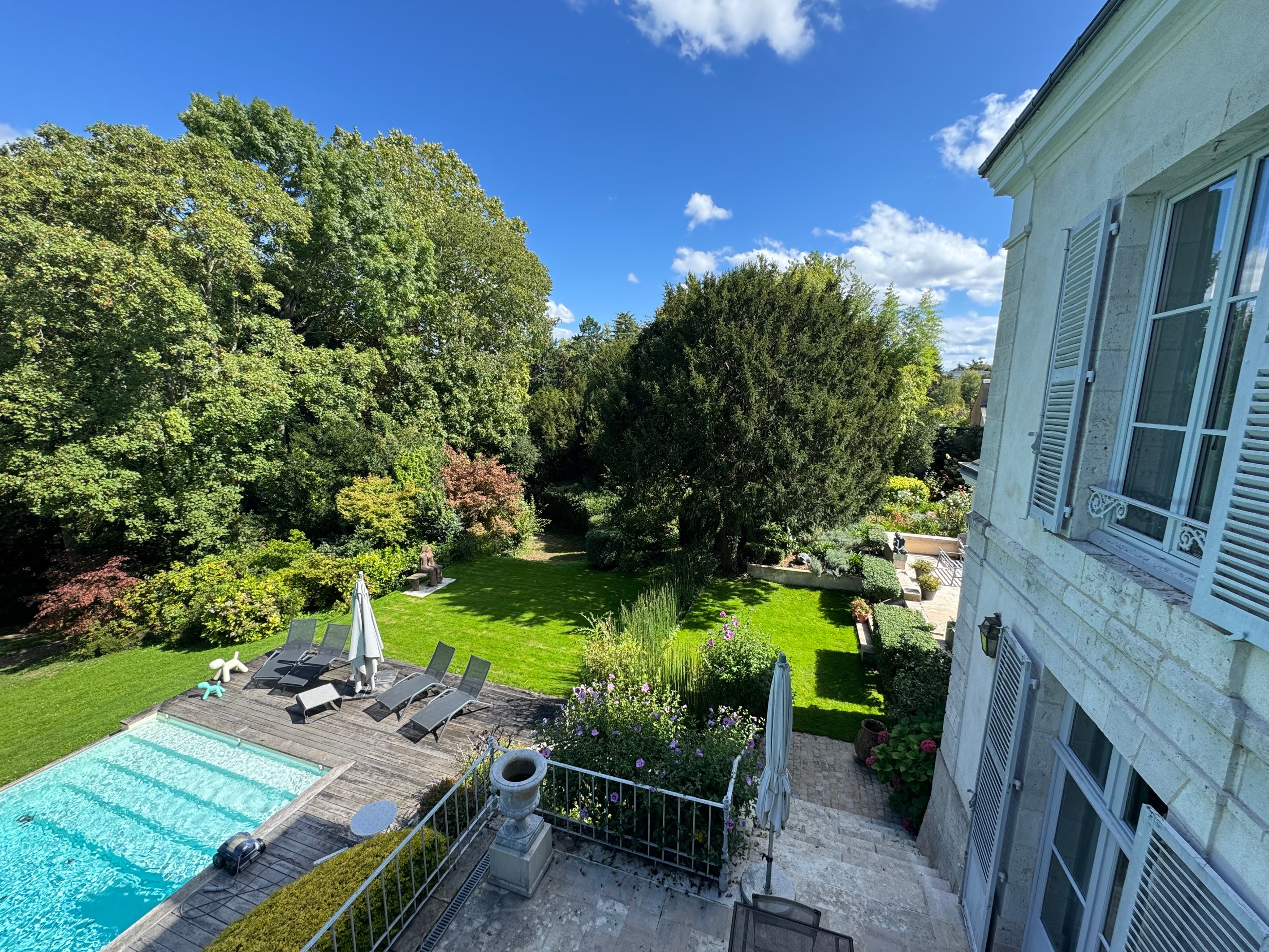  For Sale – Magnificent Riverside Home with Park and Swimming Pool - 物件實景
