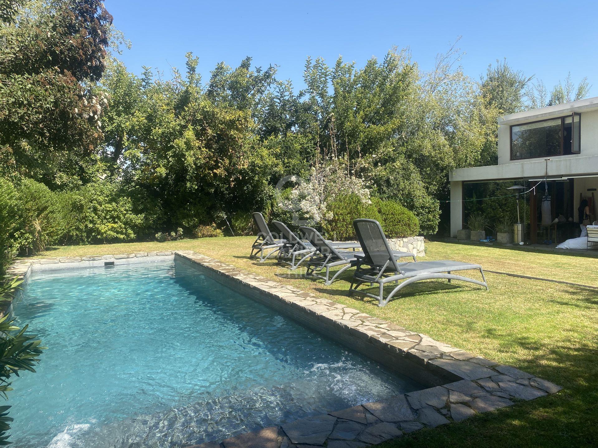 Lo Barnechea, Chile, 7 Bedrooms Bedrooms, ,5 BathroomsBathrooms,Residential,For Sale,1950846