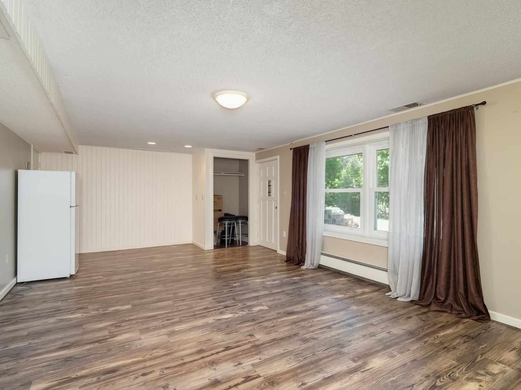  Beautifully Maintained Living with Maple Lake Views - 物件實景