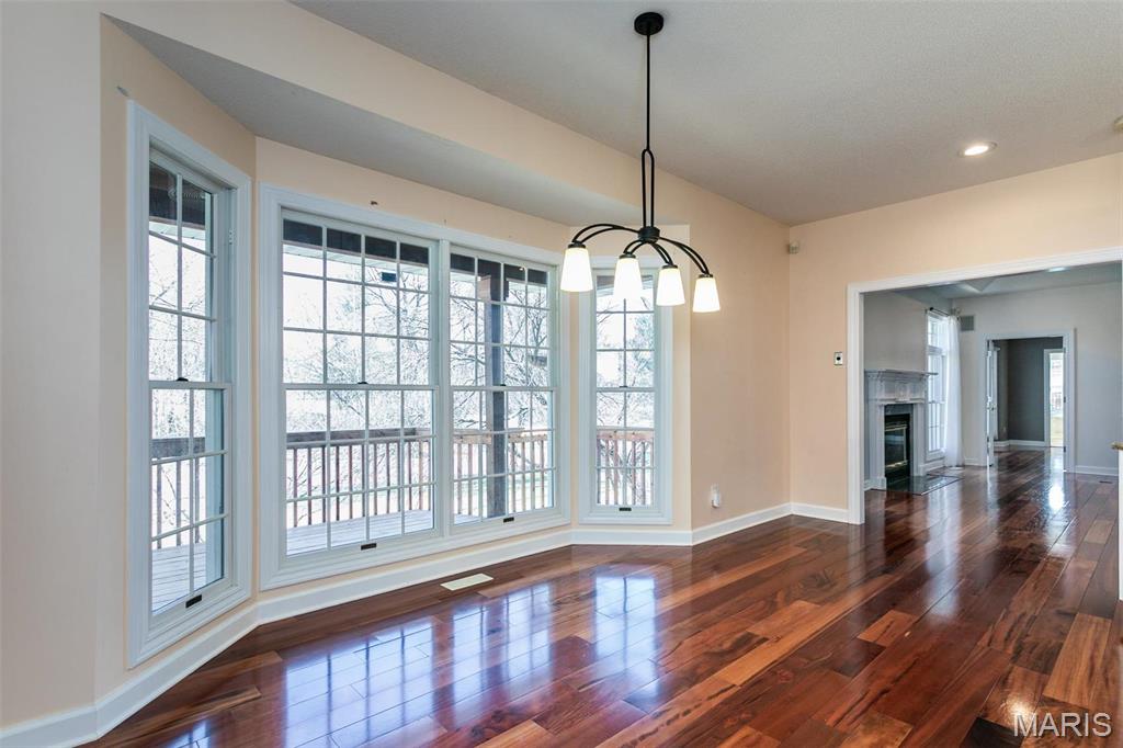 Glen Carbon, Illinois, 62034, United States, 3 Bedrooms Bedrooms, ,4 BathroomsBathrooms,Residential,For Sale,1840876