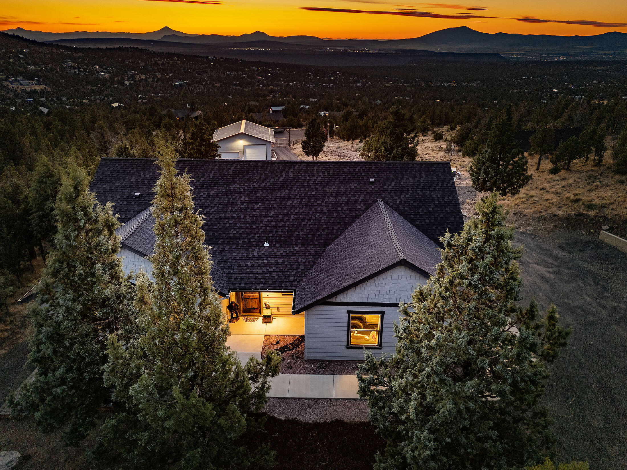 Prineville, Oregon, 97754, United States, 3 Bedrooms Bedrooms, ,2 BathroomsBathrooms,Residential,For Sale,1903608