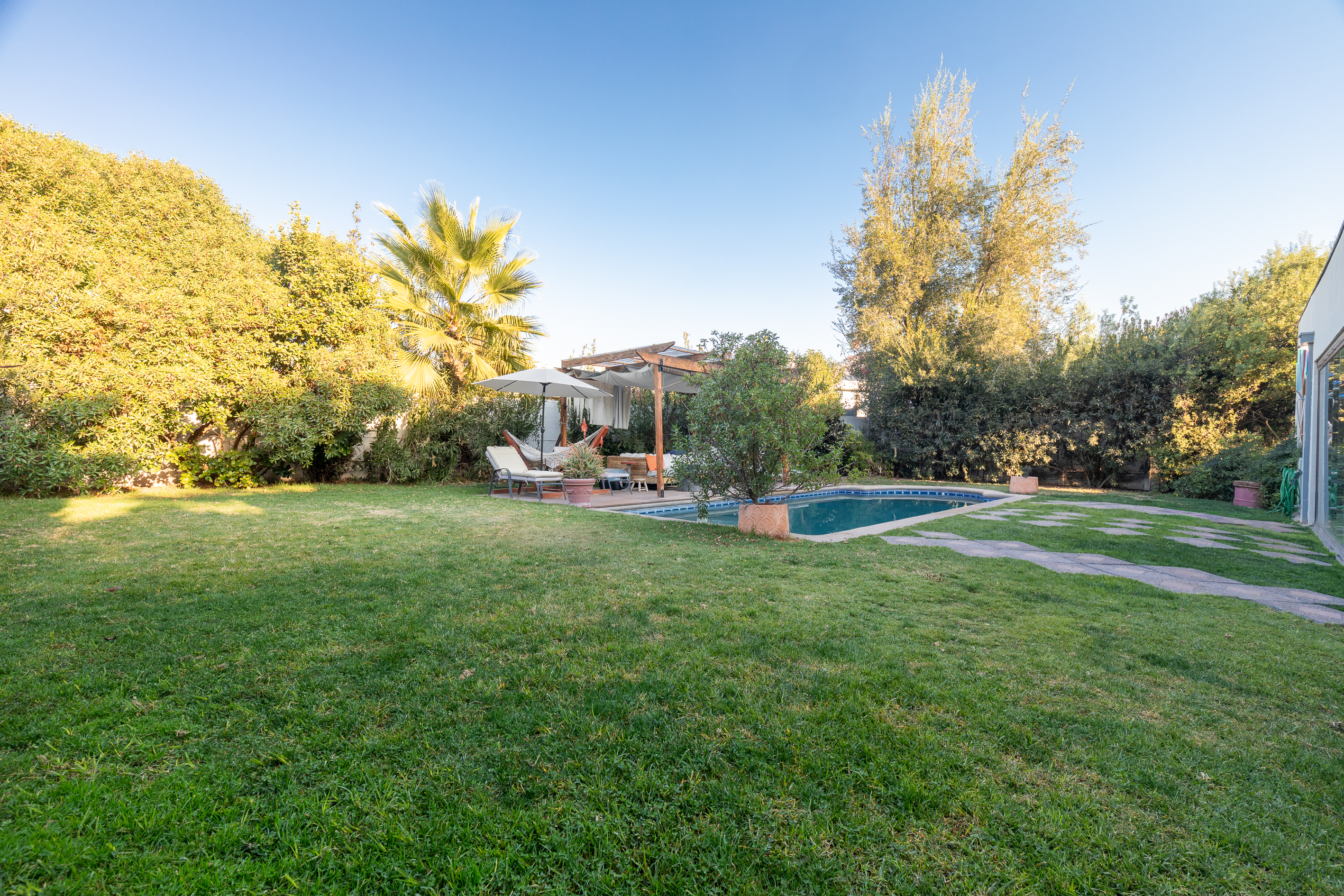  4-Bedroom Home in a Well-Established Gated Community - 物件實景