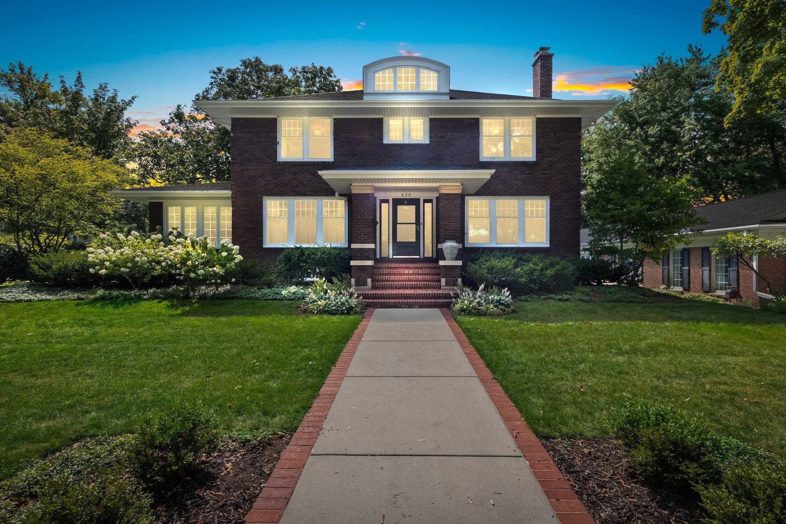 GREEN BAY, Wisconsin, 54301-3217, United States, 4 Bedrooms Bedrooms, ,3 BathroomsBathrooms,Residential,For Sale,1984503