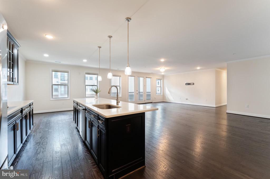 Ashburn, Virginia, 20148, United States, 3 Bedrooms Bedrooms, ,2 BathroomsBathrooms,Residential,For Sale,1977390