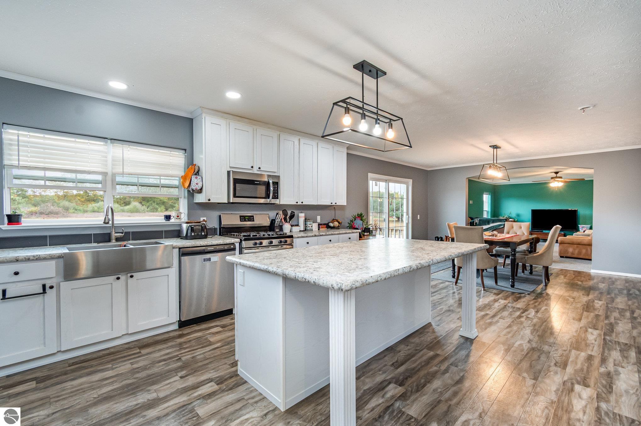 Vestaburg, Michigan, 48891, United States, 6 Bedrooms Bedrooms, ,3 BathroomsBathrooms,Residential,For Sale,1976935