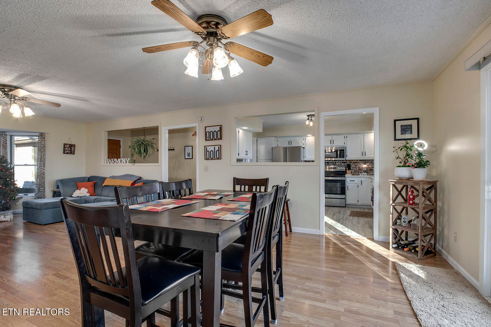 Loudon, Tennessee, 37774, United States, 3 Bedrooms Bedrooms, ,3 BathroomsBathrooms,Residential,For Sale,2013606