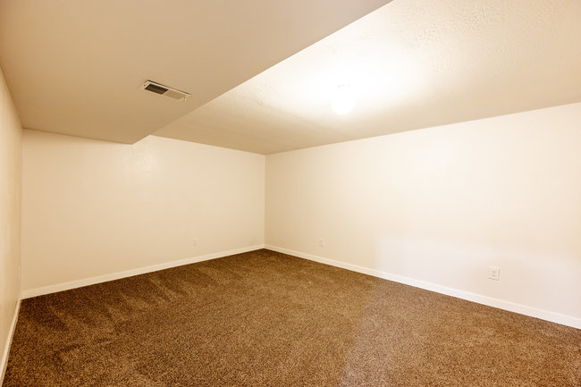 Buffalo, Wyoming, 82834, United States, 5 Bedrooms Bedrooms, ,2 BathroomsBathrooms,Residential,For Sale,1916157