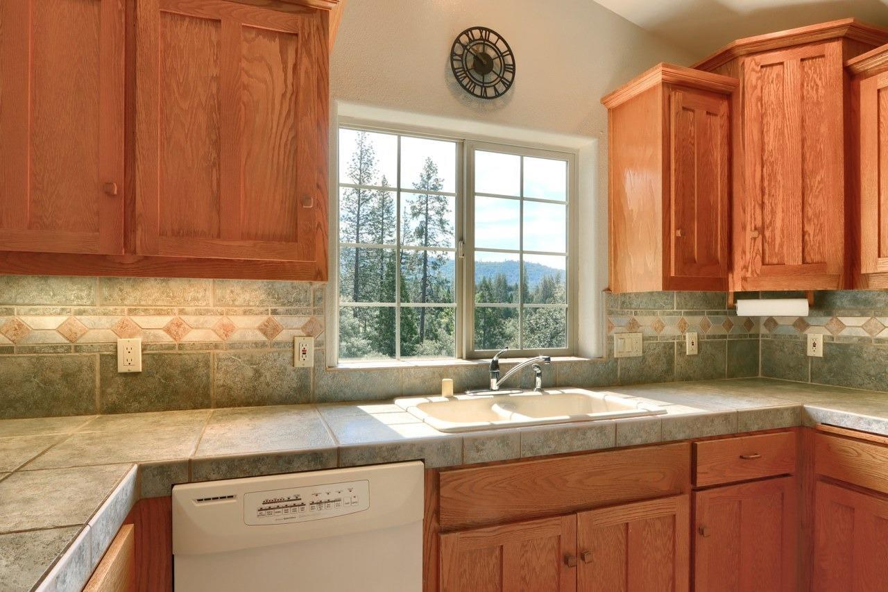 Mariposa, California, 95338, United States, 3 Bedrooms Bedrooms, ,3 BathroomsBathrooms,Residential,For Sale,1988847