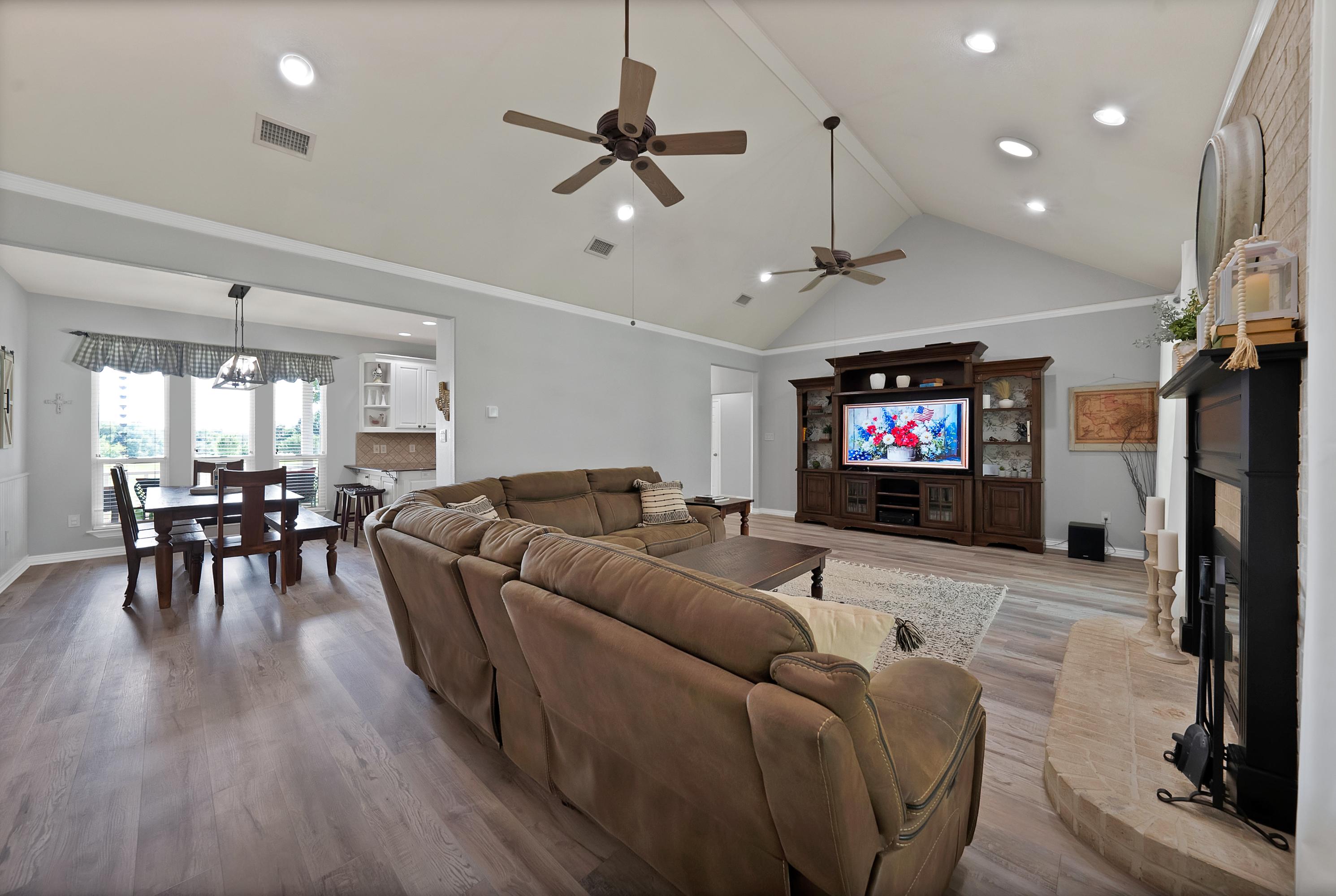  300 Buena Vista Drive, Willow Park, TX, 76087 - 物件實景