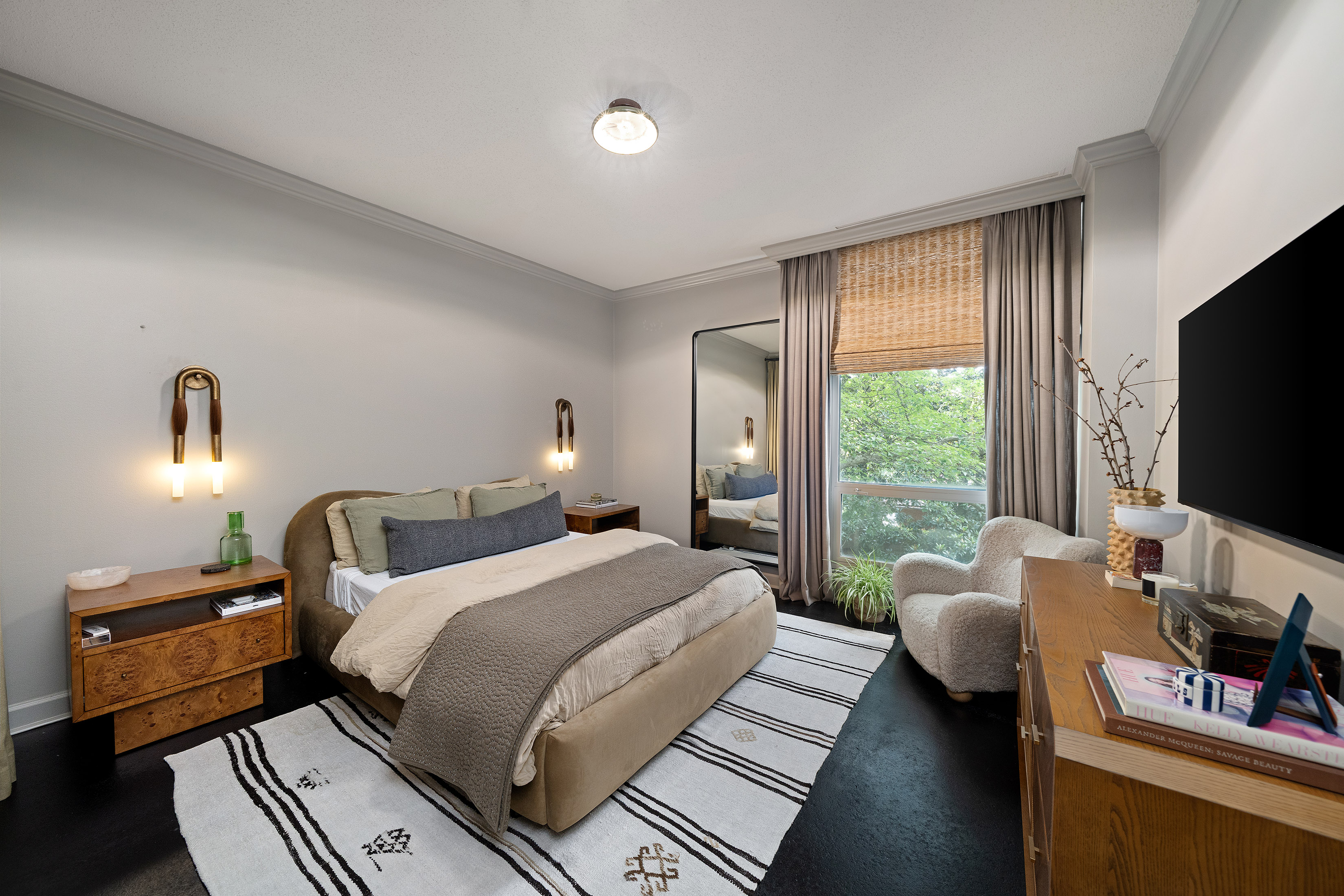  Rare Main-Level Residence at Plaza Towers - 物件實景