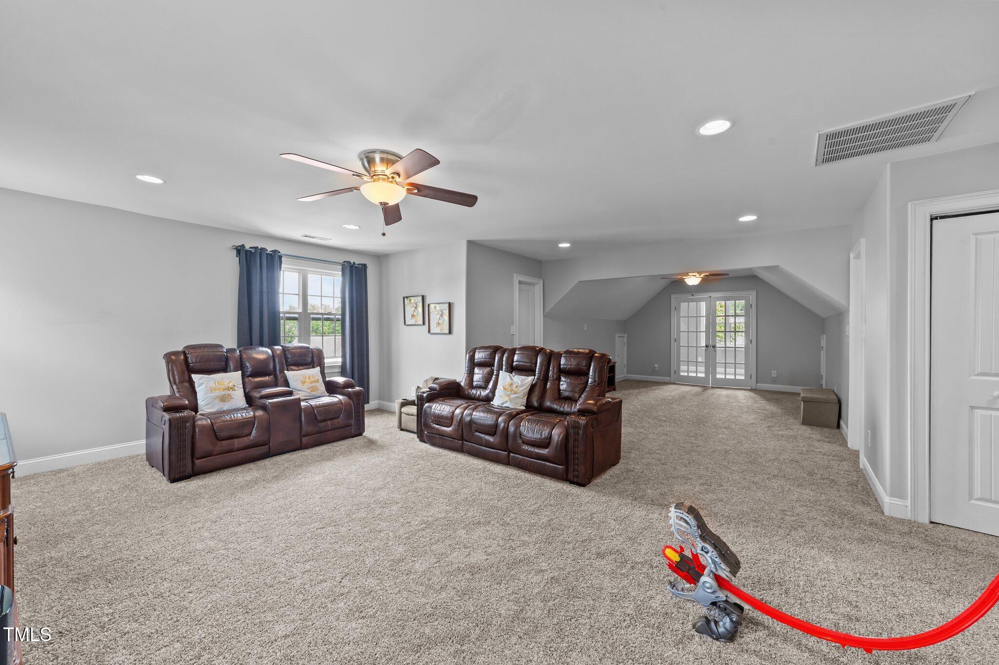 Clayton, North Carolina, 27527, United States, 4 Bedrooms Bedrooms, ,4 BathroomsBathrooms,Residential,For Sale,1920884