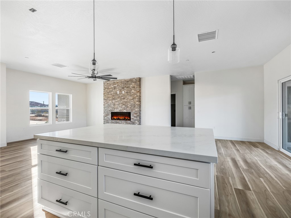 Apple Valley, California, 92307, United States, 4 Bedrooms Bedrooms, ,2 BathroomsBathrooms,Residential,For Sale,1967826