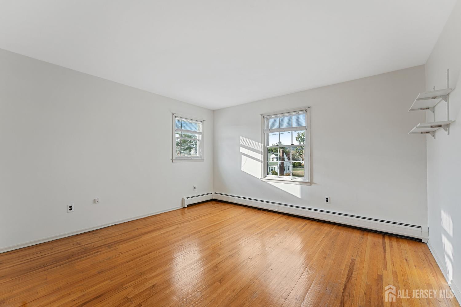 Middlesex, New Jersey, 08846, United States, 4 Bedrooms Bedrooms, ,3 BathroomsBathrooms,Residential,For Sale,1968933