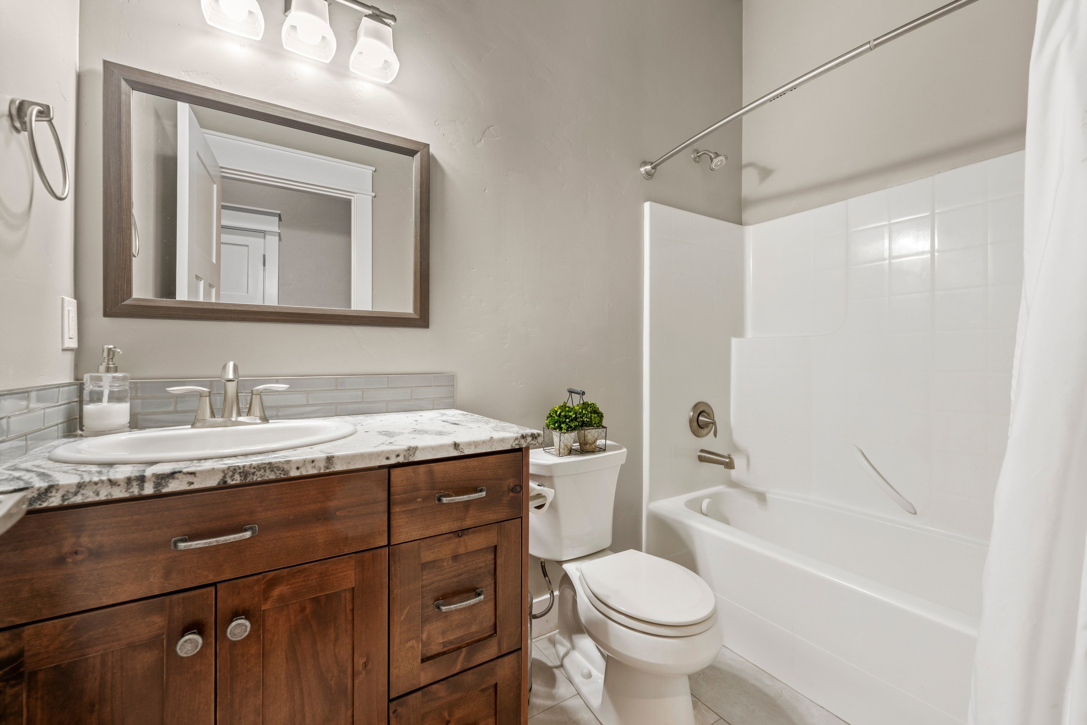  Seclusion, Space & a Certain Kind of Style - Single-Level Living at Its Finest - 物件實景