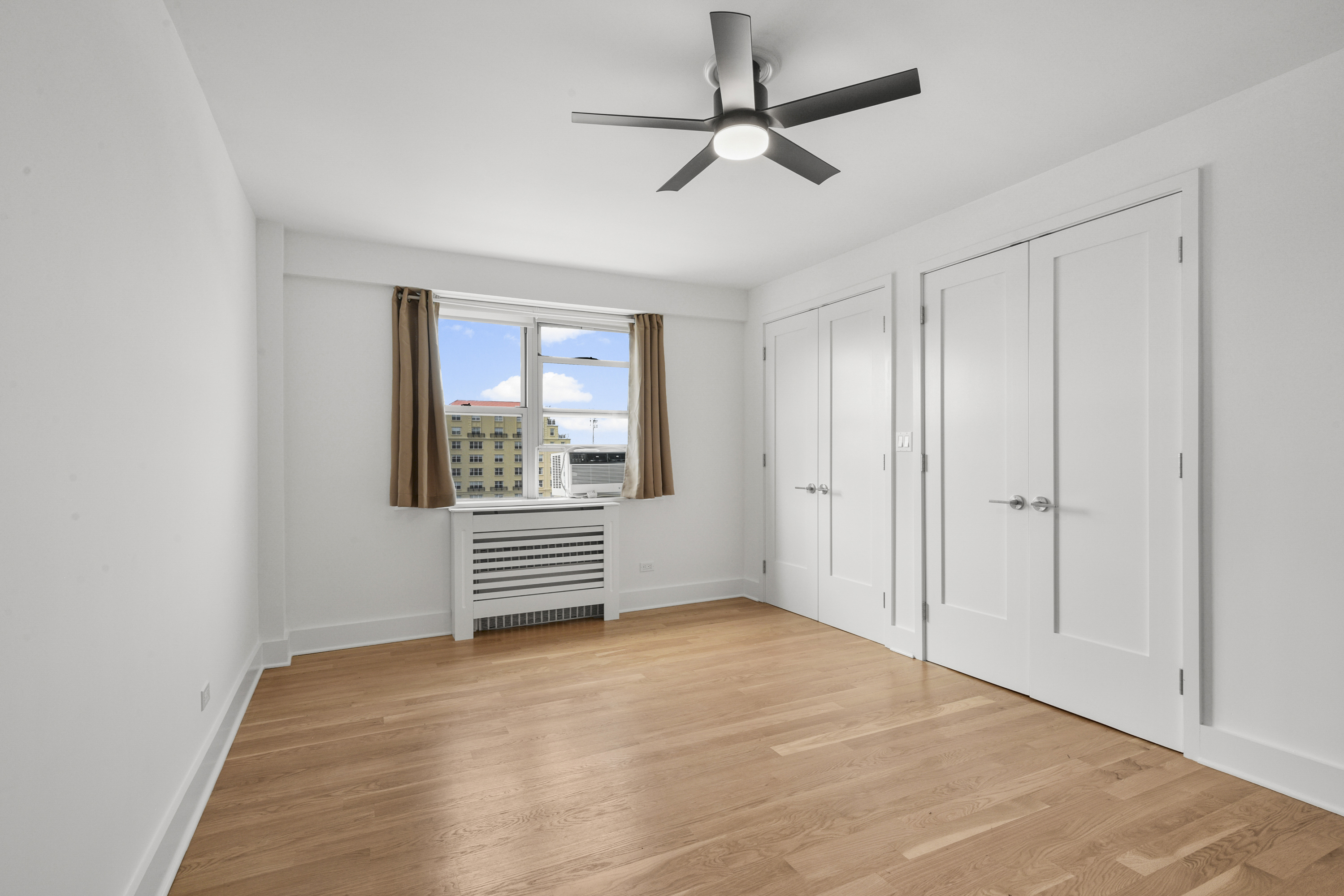 Fully Renovated Larchmont Condo - 物件實景