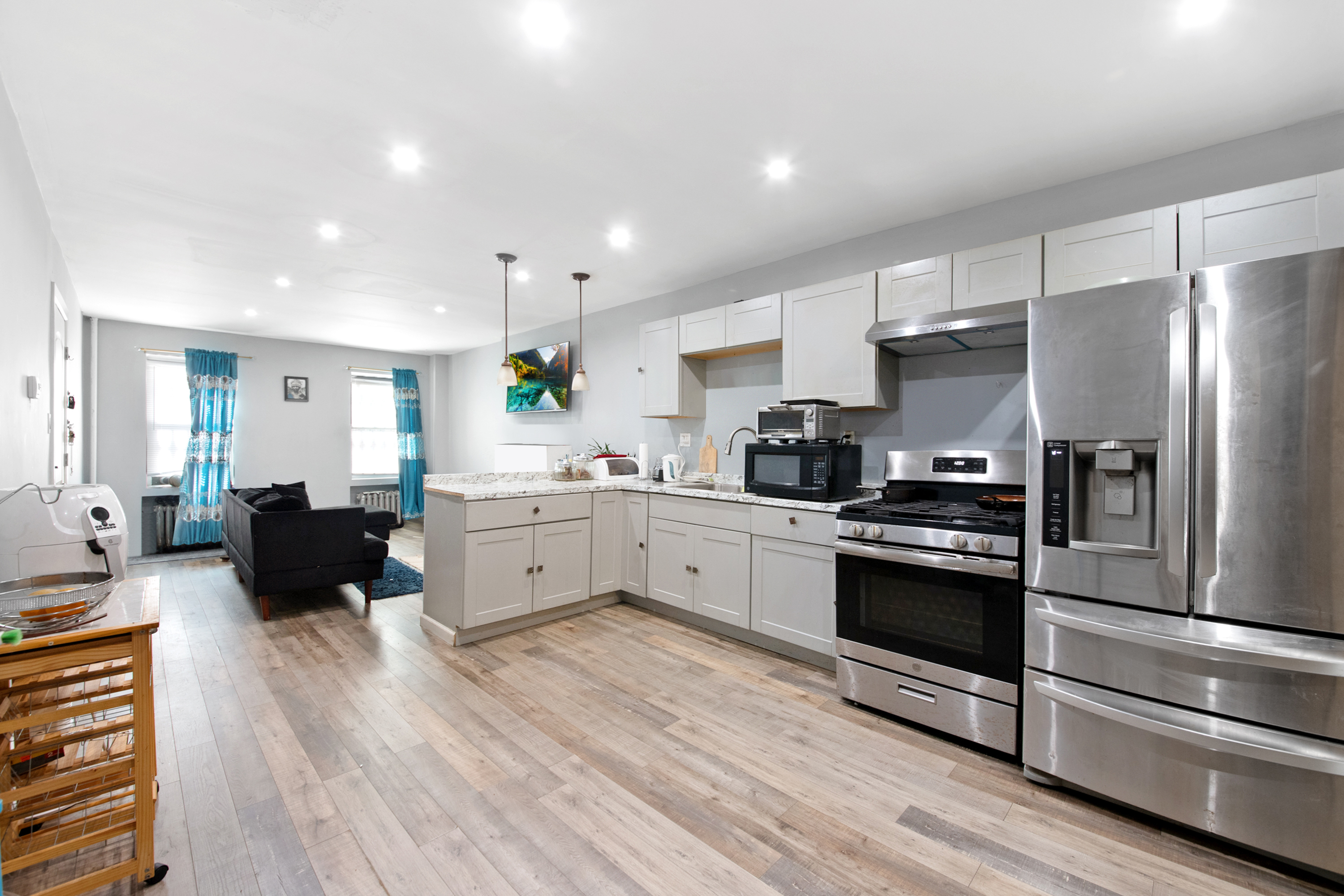 Brooklyn, New York, 11216, United States, 3 Bedrooms Bedrooms, ,6 BathroomsBathrooms,Residential,For Sale,1684366