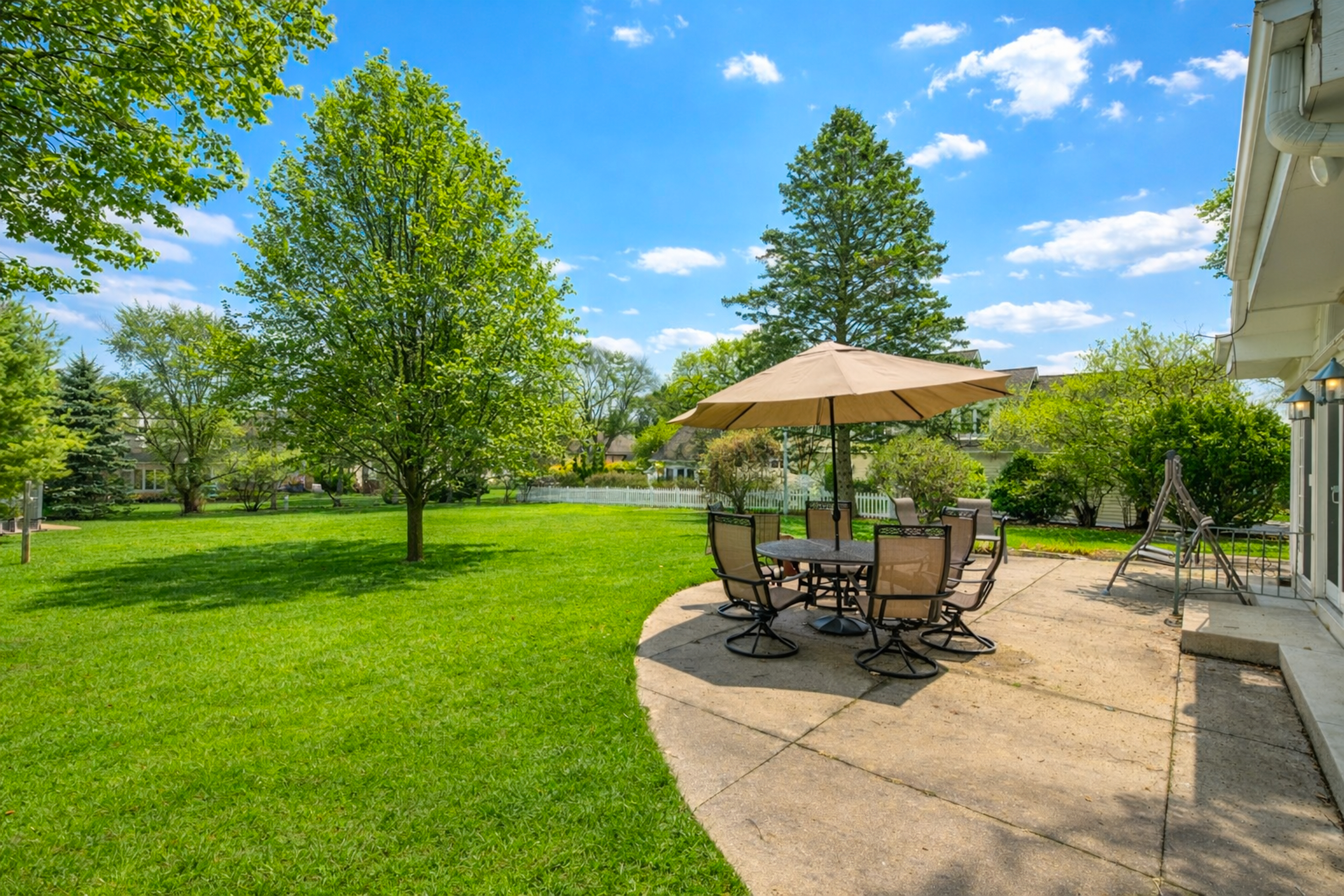  Timeless Residence in Elm Grove - 物件實景