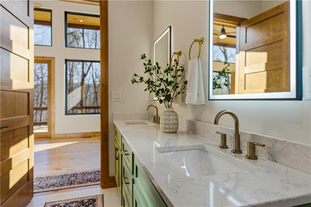 Morganton, Georgia, 30560, United States, 3 Bedrooms Bedrooms, ,4 BathroomsBathrooms,Residential,For Sale,2037777