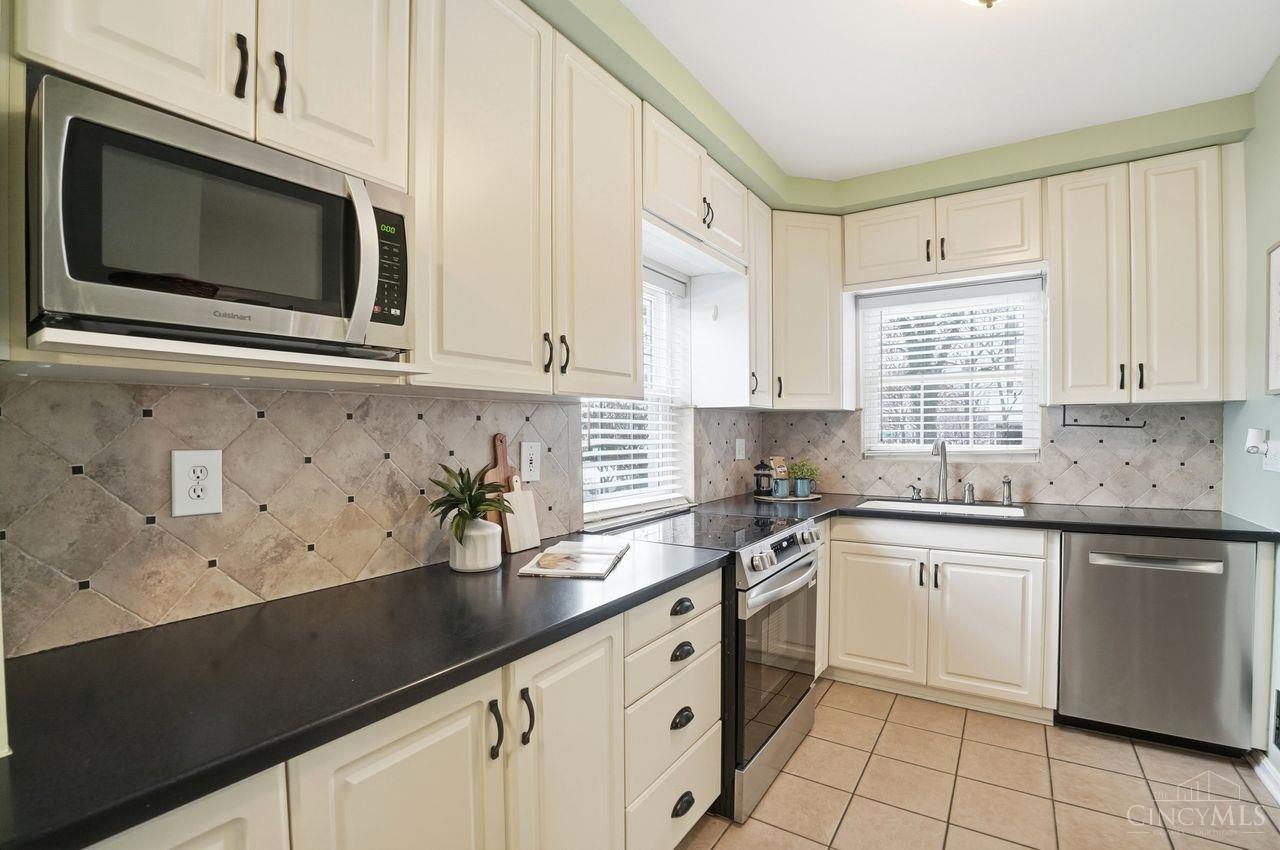 Cincinnati, Ohio, 45209, United States, 3 Bedrooms Bedrooms, ,4 BathroomsBathrooms,Residential,For Sale,2003338