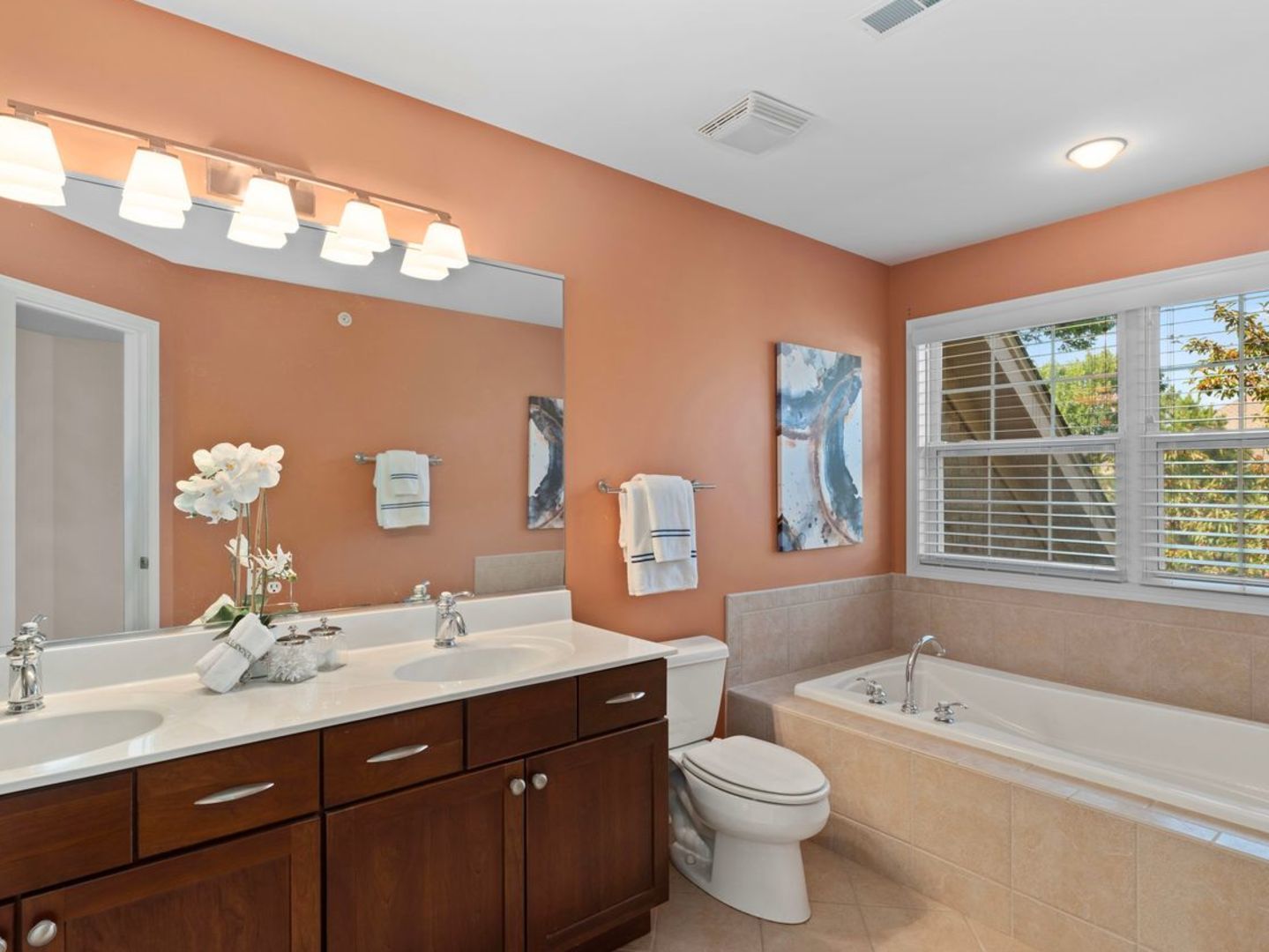 Inverness, Illinois, 60010, United States, 2 Bedrooms Bedrooms, ,3 BathroomsBathrooms,Residential,For Sale,1947275