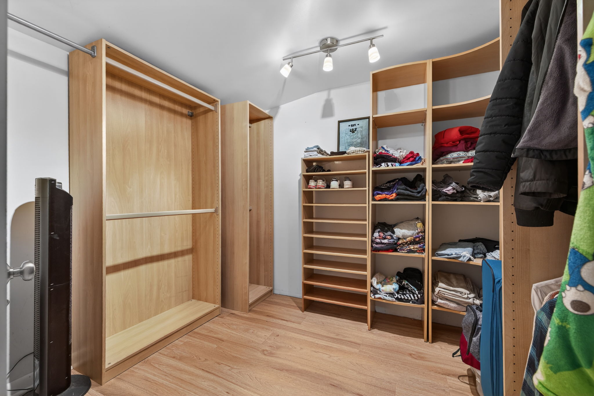 Clearwater, Florida, 33755, United States, 5 Bedrooms Bedrooms, ,3 BathroomsBathrooms,Residential,For Sale,2013064