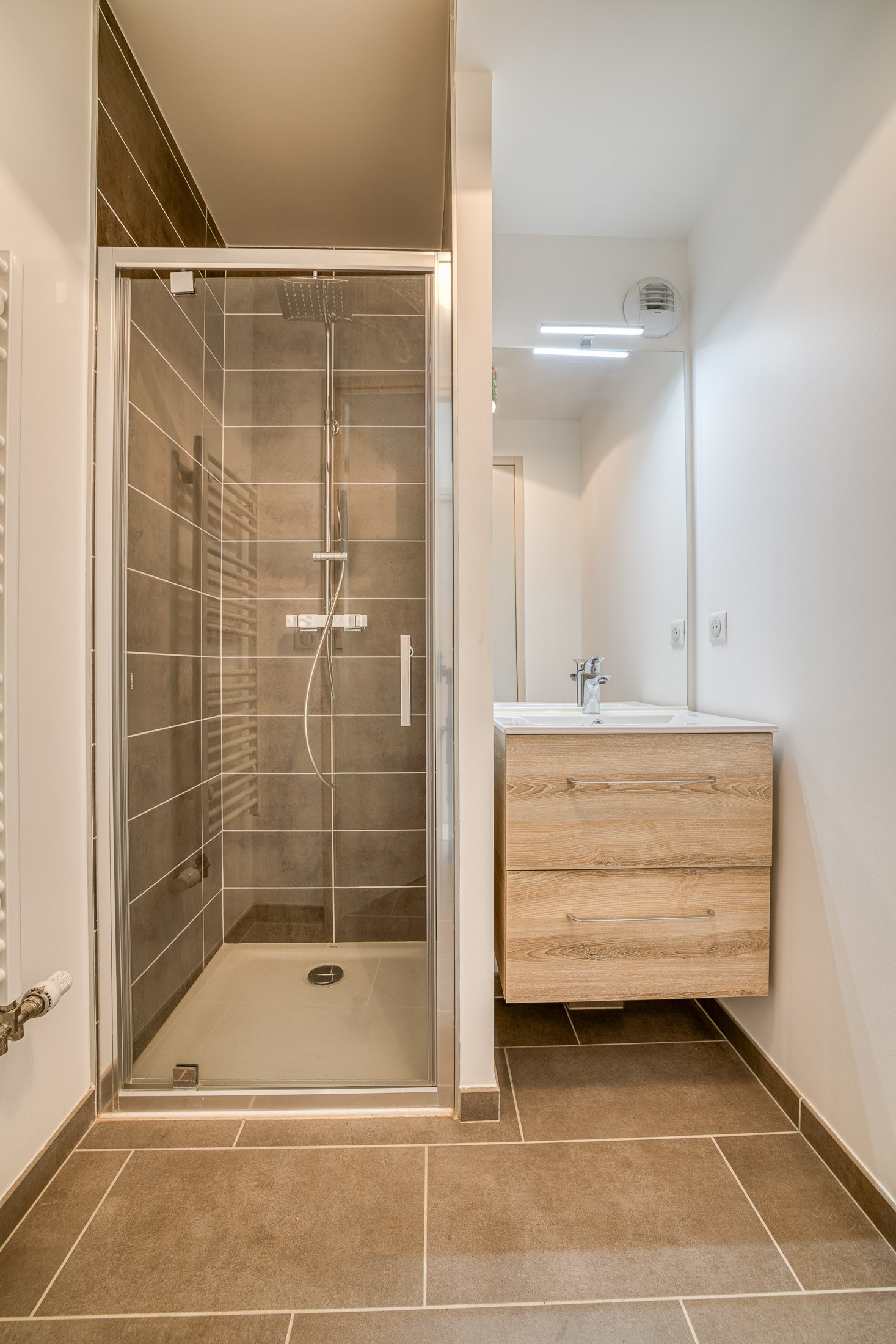  Contemporary apartment with terrace and lake views - 物件實景