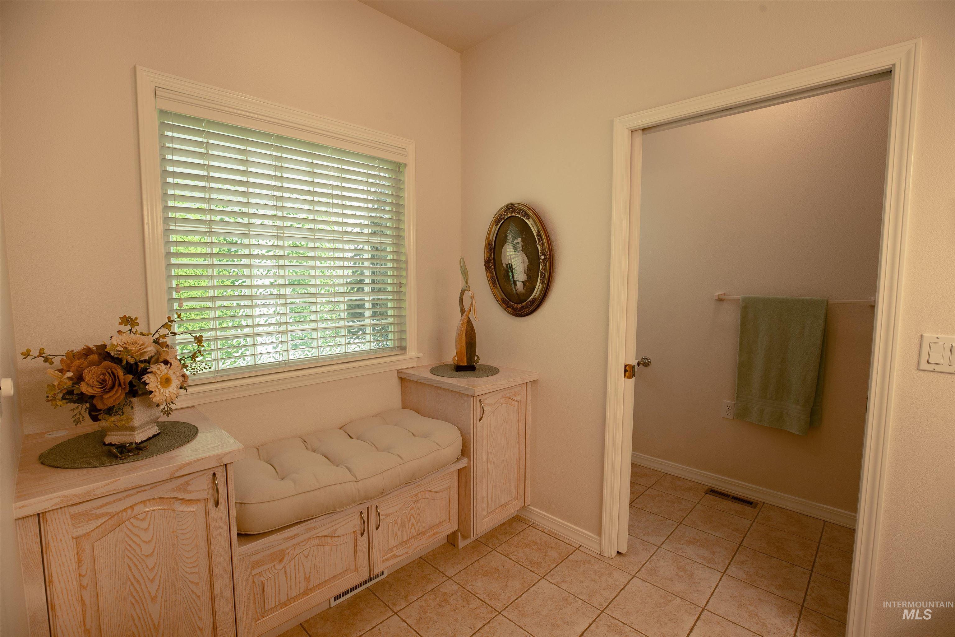 Meridian, Idaho, 83646, United States, 2 Bedrooms Bedrooms, ,Residential,For Sale,1889907