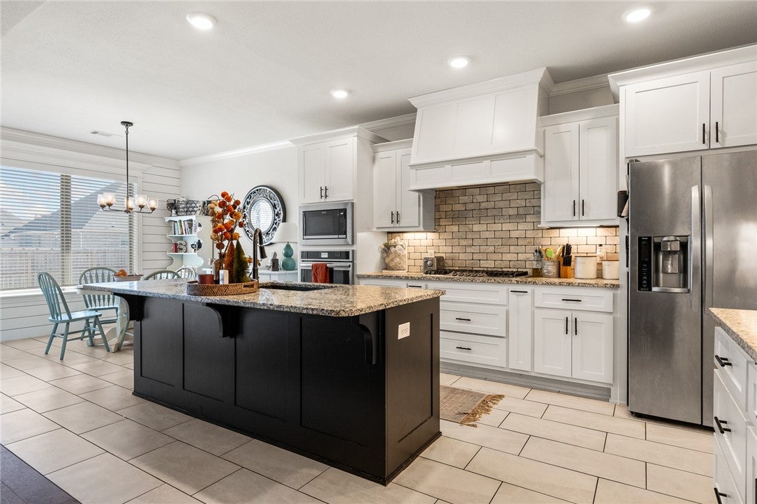 Pea Ridge, Arkansas, 72751, United States, 4 Bedrooms Bedrooms, ,3 BathroomsBathrooms,Residential,For Sale,1995681