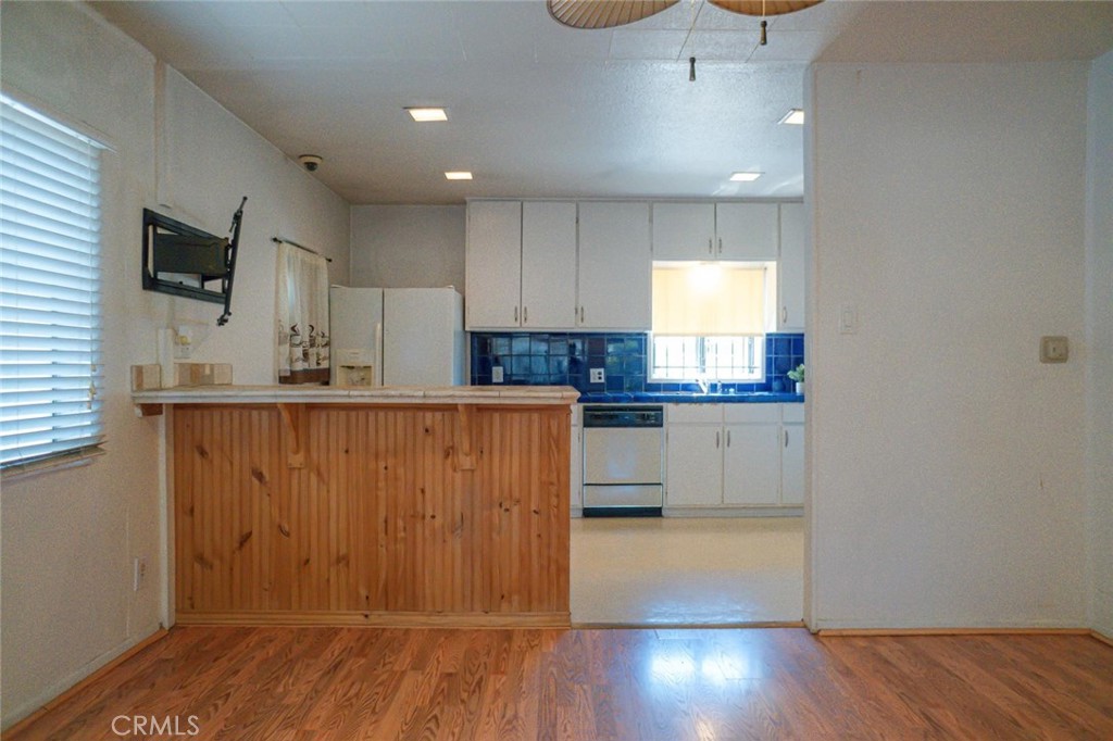 Los Angeles, California, 90043, United States, 2 Bedrooms Bedrooms, ,1 BathroomBathrooms,Residential,For Sale,1905561