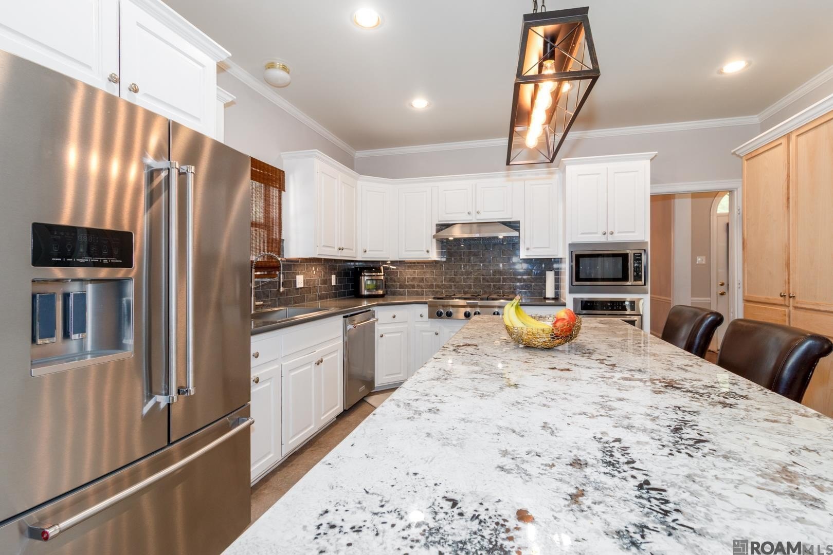 Baton Rouge, Louisiana, 70808, United States, 4 Bedrooms Bedrooms, ,3 BathroomsBathrooms,Residential,For Sale,2008098