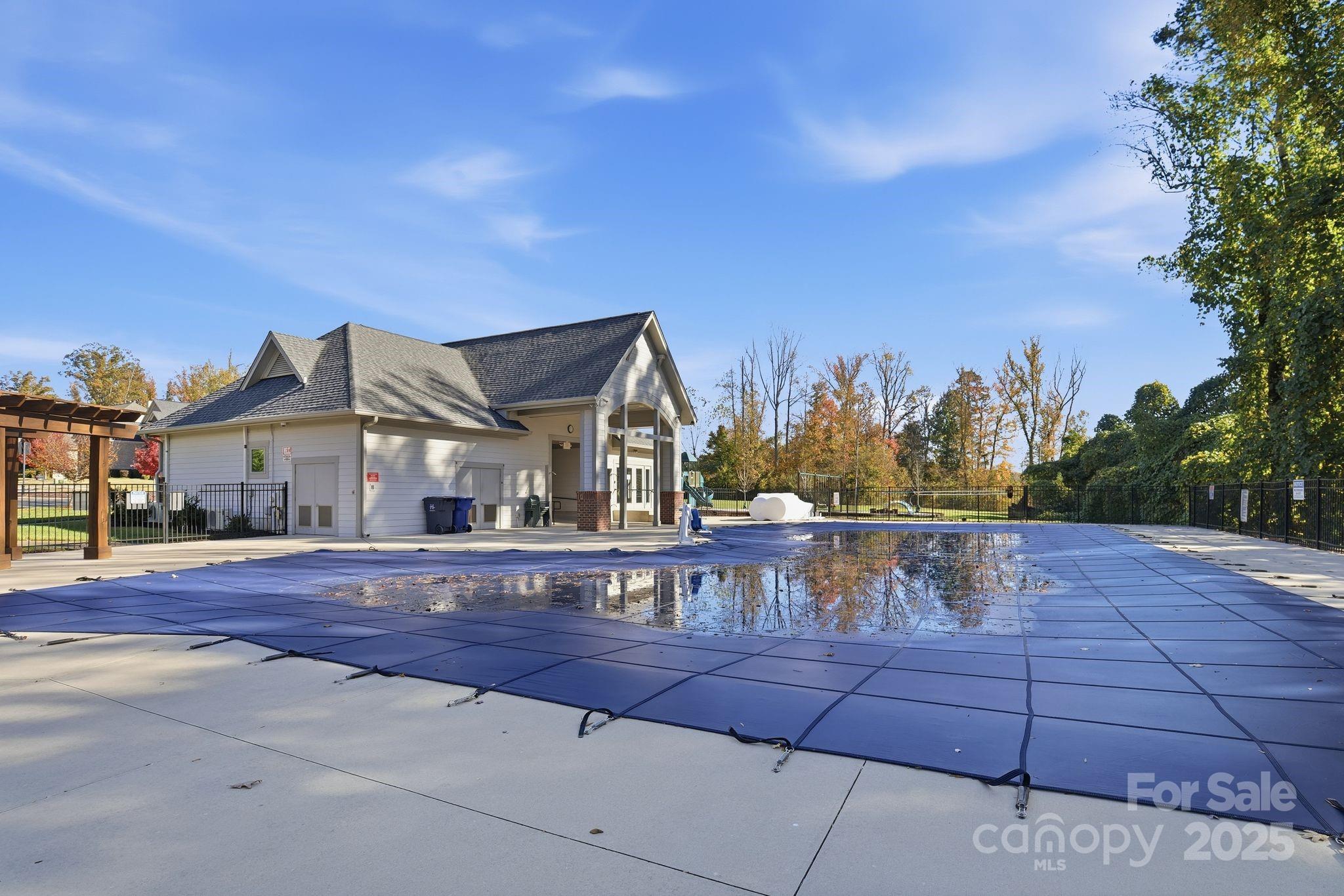 Huntersville, North Carolina, 28078, United States, 6 Bedrooms Bedrooms, ,5 BathroomsBathrooms,Residential,For Sale,1988370