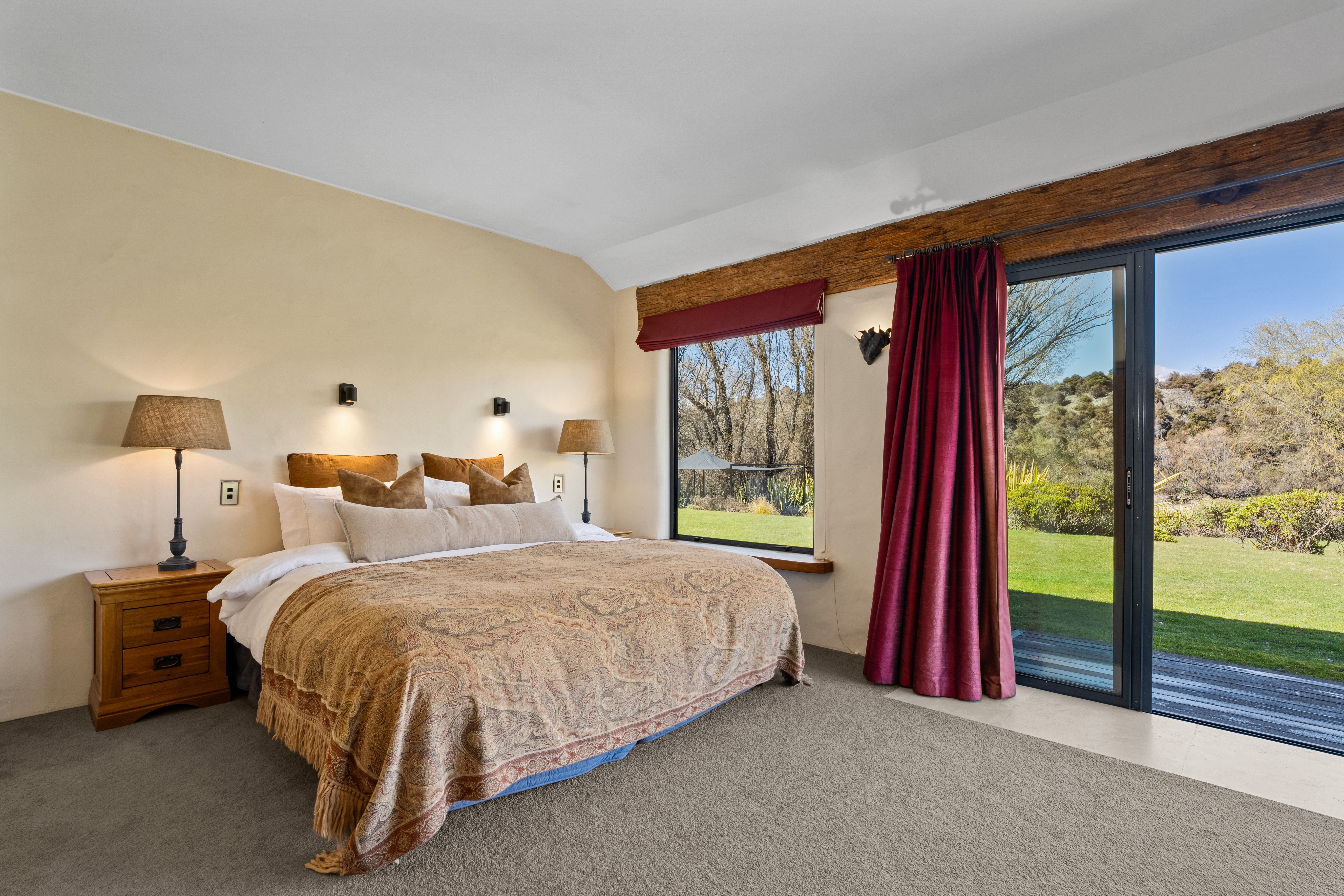  Secluded Riverside Setting - 物件實景