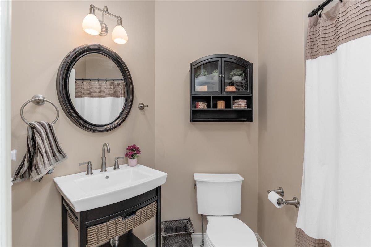 Bedford, New Hampshire, 03110, United States, 4 Bedrooms Bedrooms, ,5 BathroomsBathrooms,Residential,For Sale,1865787