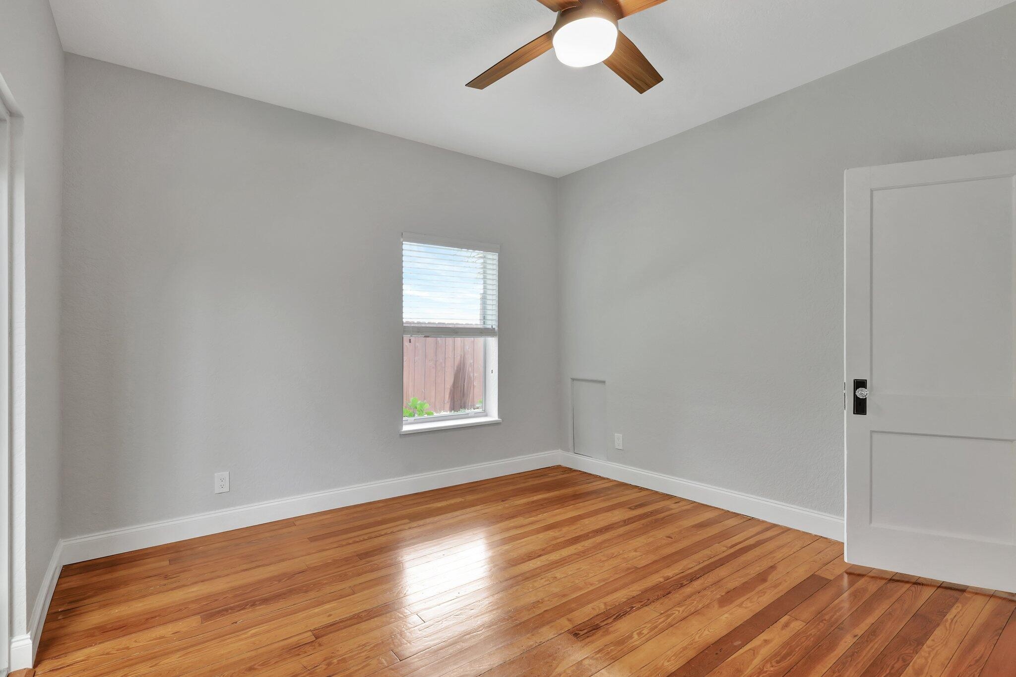 West Palm Beach, Florida, 33401, United States, 2 Bedrooms Bedrooms, ,1 BathroomBathrooms,Residential,For Sale,1942586