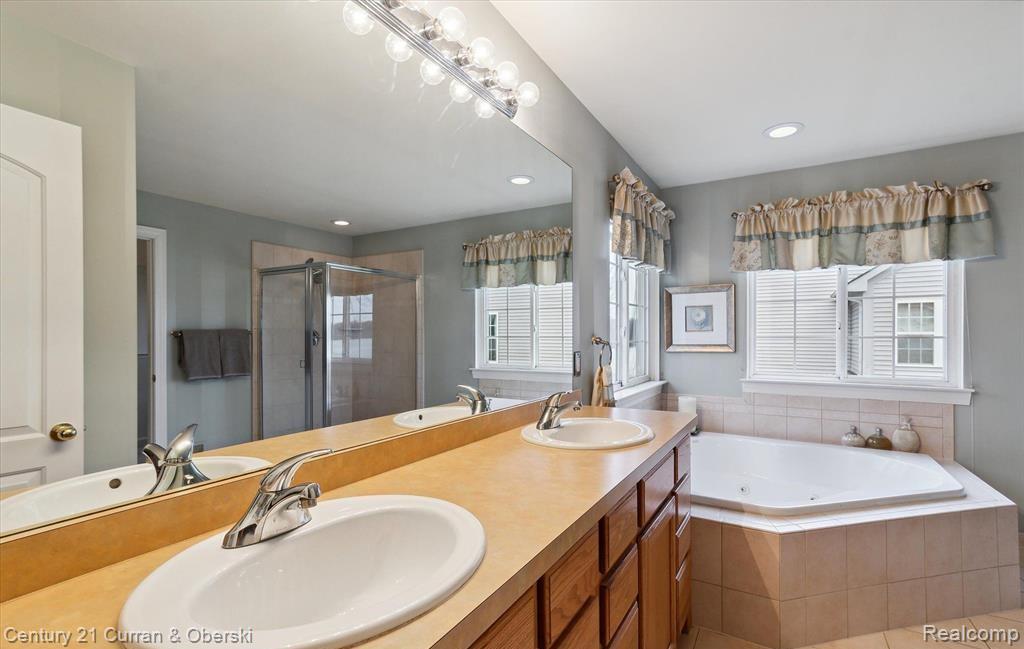 Van Buren Charter Township, Michigan, 48111, United States, 4 Bedrooms Bedrooms, ,5 BathroomsBathrooms,Residential,For Sale,2013024