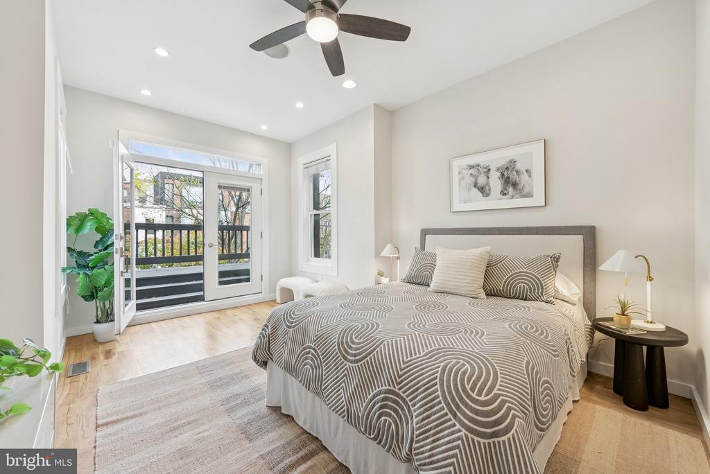 Washington, District of Columbia, 20001, United States, 6 Bedrooms Bedrooms, ,6 BathroomsBathrooms,Residential,For Sale,1983569