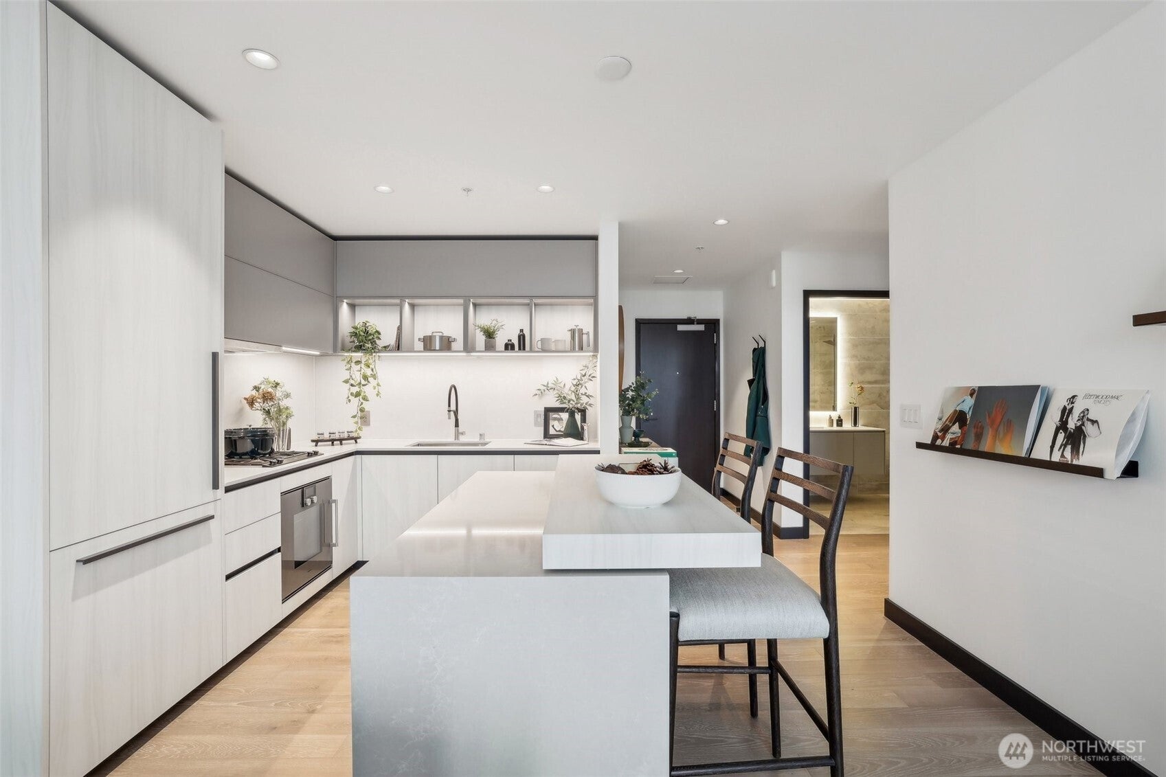 Bellevue, Washington, 98004, United States, 1 Bedroom Bedrooms, ,1 BathroomBathrooms,Residential,For Sale,1901140