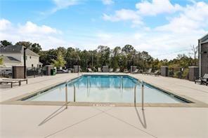 Alpharetta, Georgia, 30005, United States, 3 Bedrooms Bedrooms, ,4 BathroomsBathrooms,Residential,For Sale,1975008