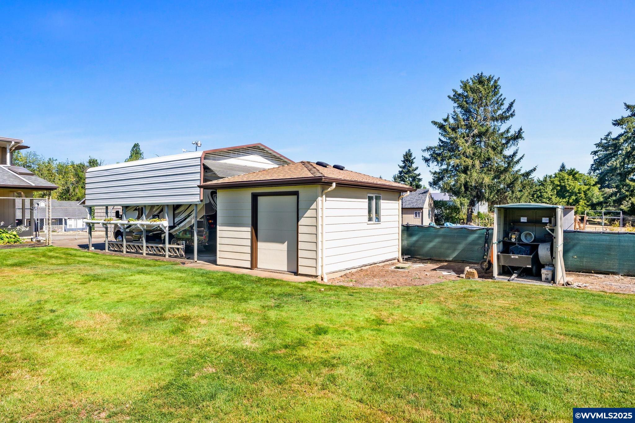 Salem, Oregon, 97317, United States, 6 Bedrooms Bedrooms, ,4 BathroomsBathrooms,Residential,For Sale,1907715