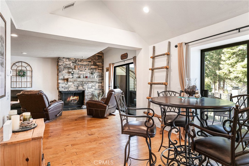 Lake Arrowhead, California, 92352, United States, 3 Bedrooms Bedrooms, ,3 BathroomsBathrooms,Residential,For Sale,1950865