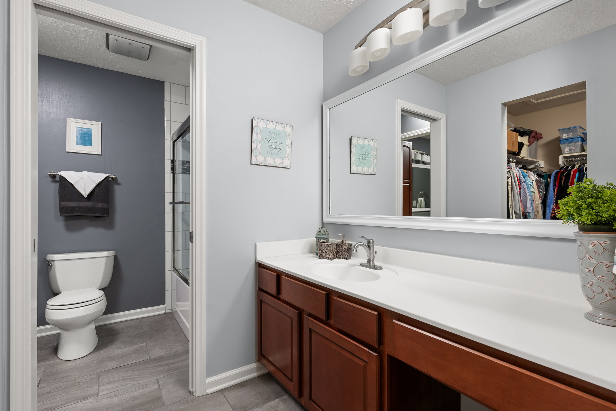  Meticulously Maintained Brick Home in Desirable Zionsville Location - 物件實景