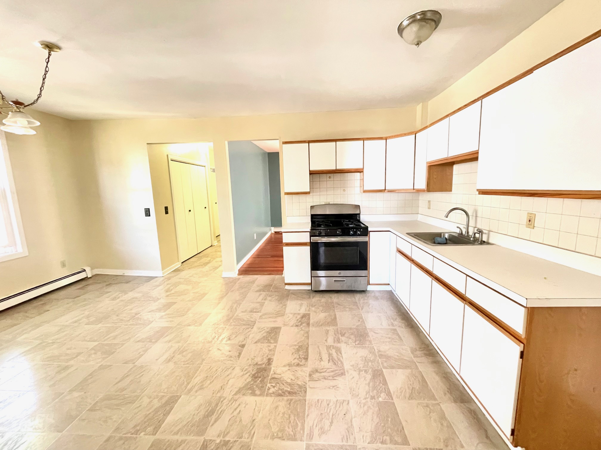 Ansonia, Connecticut, 06401, United States, 8 Bedrooms Bedrooms, ,3 BathroomsBathrooms,Residential,For Sale,1979157