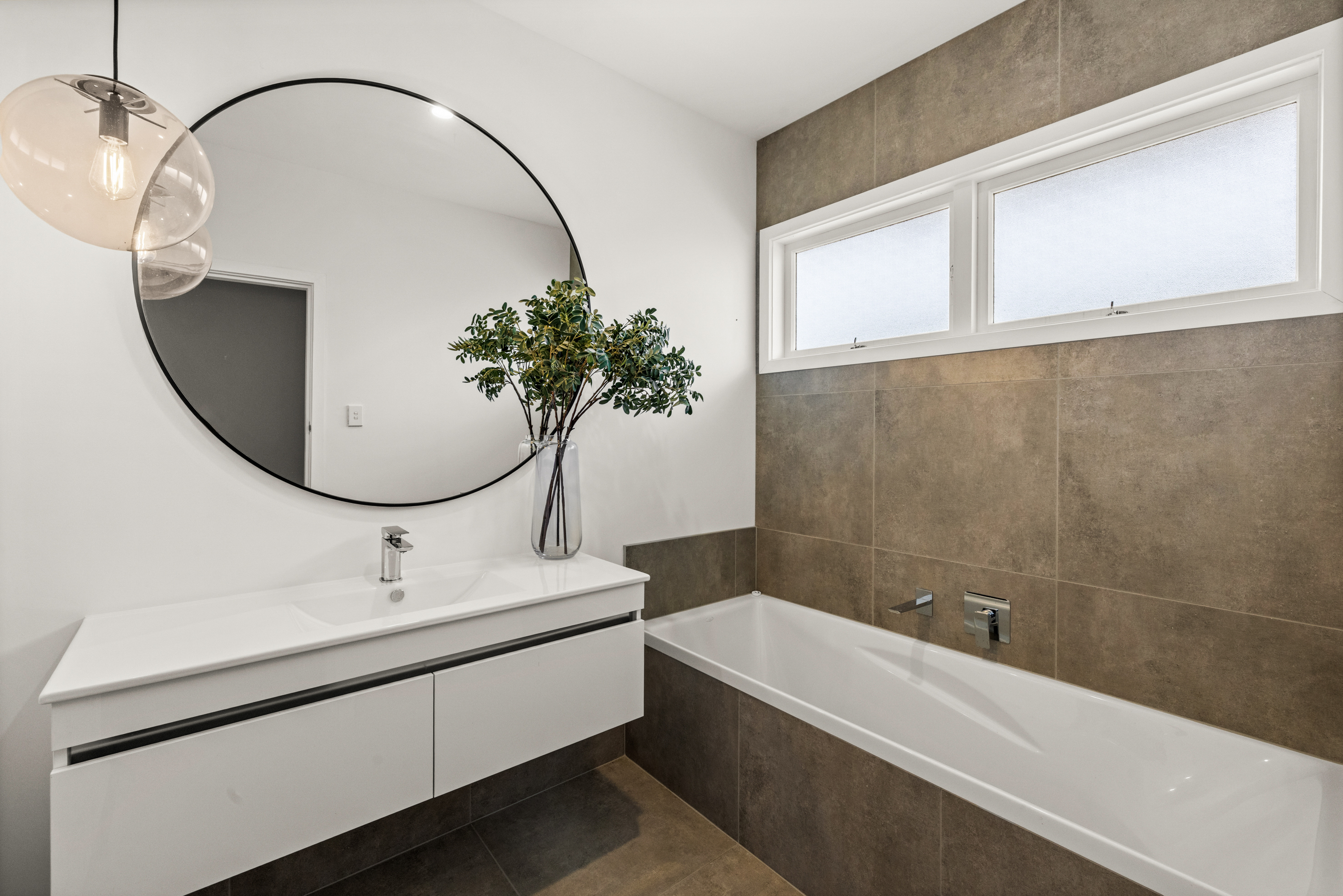  904B Harding Road, Camberley - 物件實景