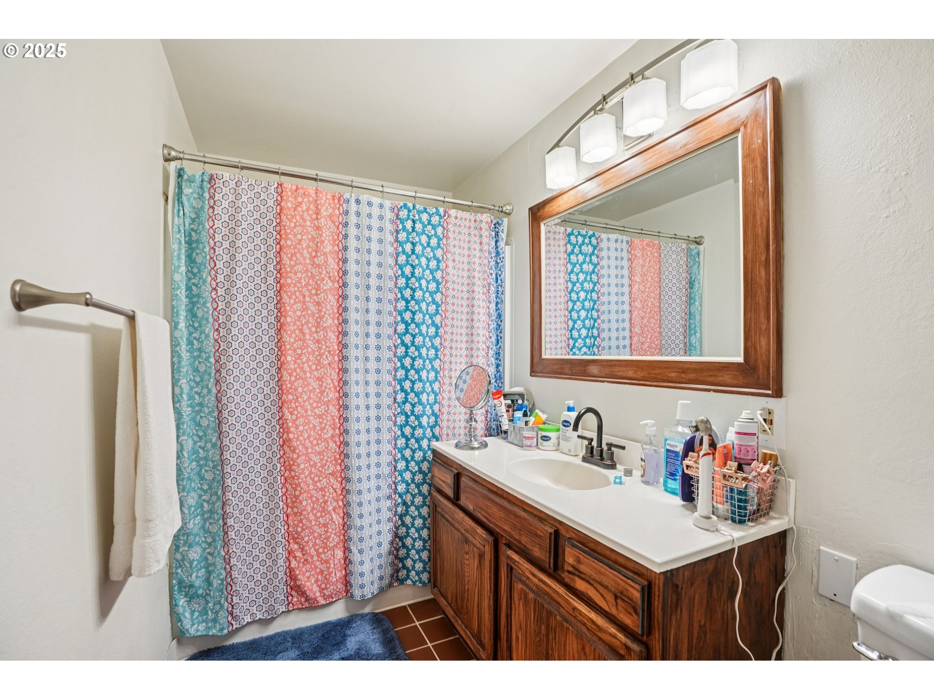 Ridgefield, Washington, 98642, United States, 3 Bedrooms Bedrooms, ,1 BathroomBathrooms,Residential,For Sale,1975959