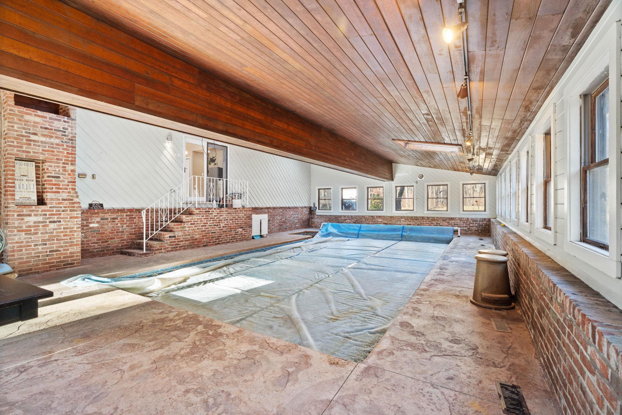 Plaistow, New Hampshire, 03865, United States, 4 Bedrooms Bedrooms, ,1 BathroomBathrooms,Residential,For Sale,2001863