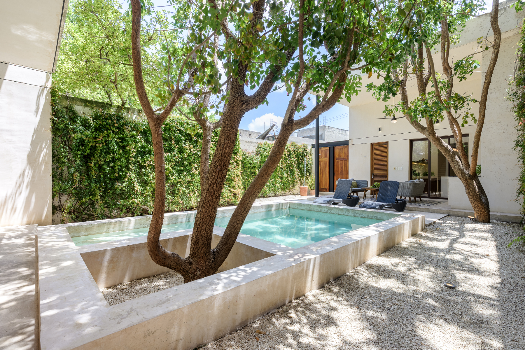  Private Colonial Oasis - 物件實景
