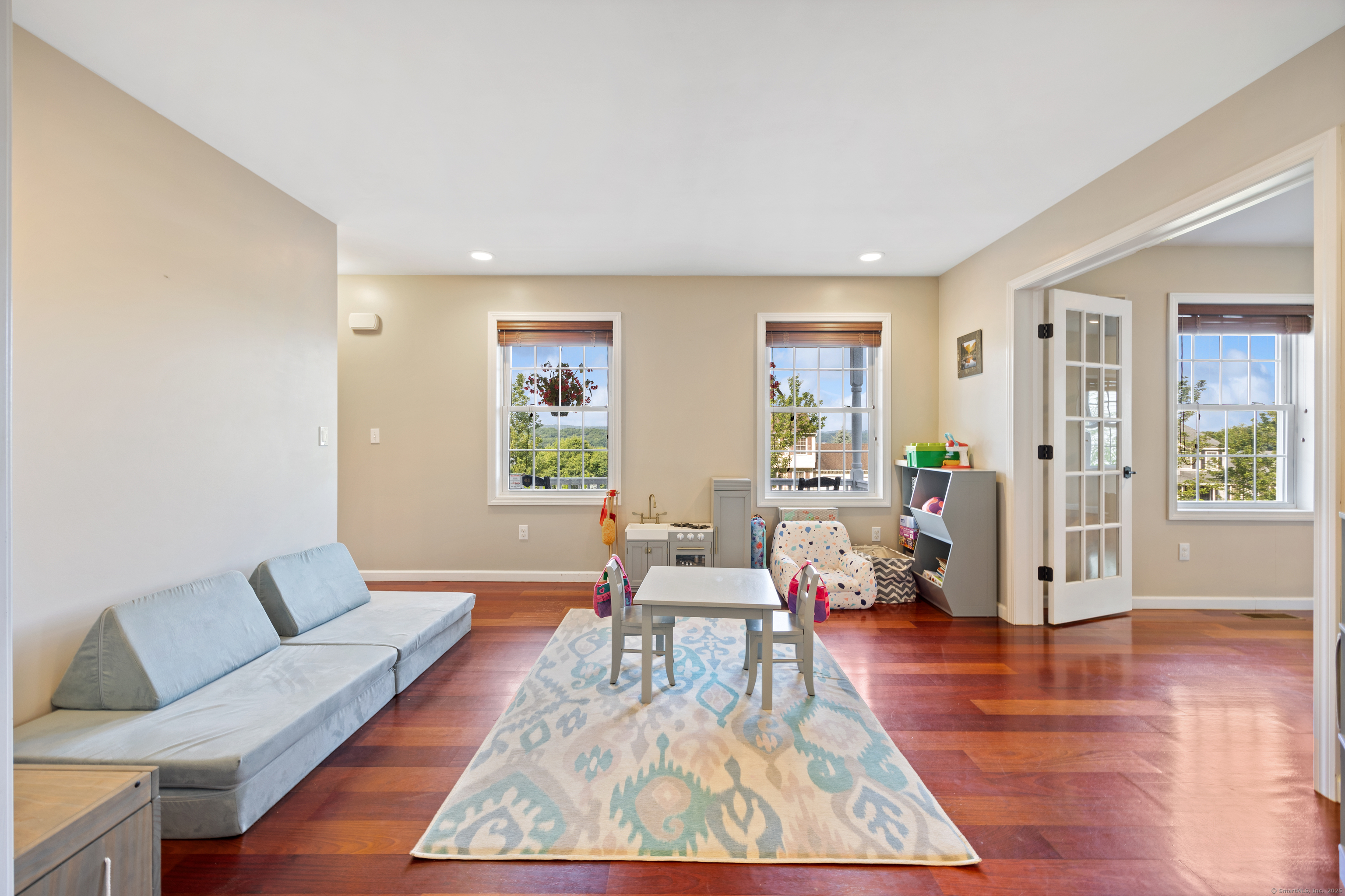 Naugatuck, Connecticut, 06770, United States, 4 Bedrooms Bedrooms, ,3 BathroomsBathrooms,Residential,For Sale,1938960