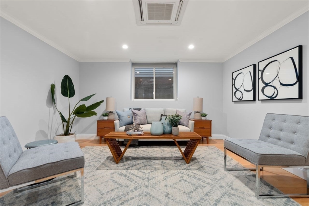 Cambridge, Massachusetts, 02139, United States, 5 Bedrooms Bedrooms, ,3 BathroomsBathrooms,Residential,For Sale,1939167