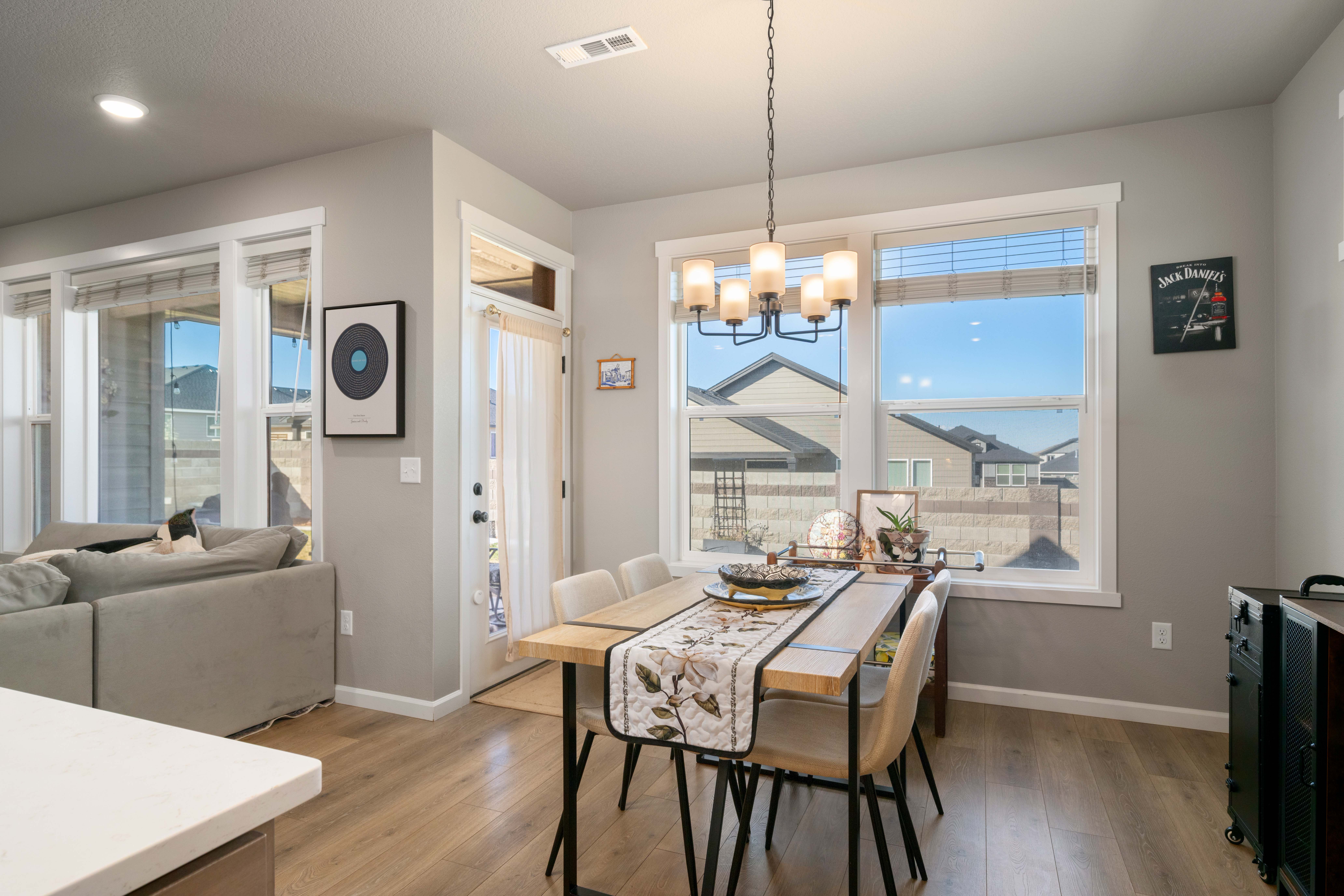  2024 West Richland Gem + RV Parking - 物件實景