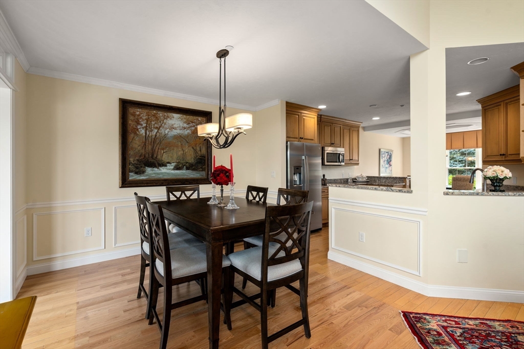 Topsfield, Massachusetts, 01983, United States, 3 Bedrooms Bedrooms, ,4 BathroomsBathrooms,Residential,For Sale,1919472